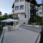 Lordis Privatunterkunft